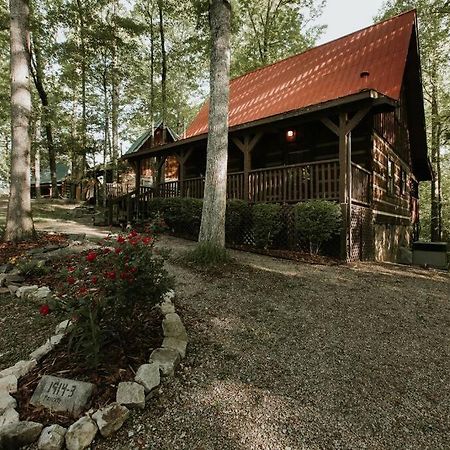 סביירוויל Southern Oak Cabin - Newly Remodeled - Close To All Attractions מראה חיצוני תמונה