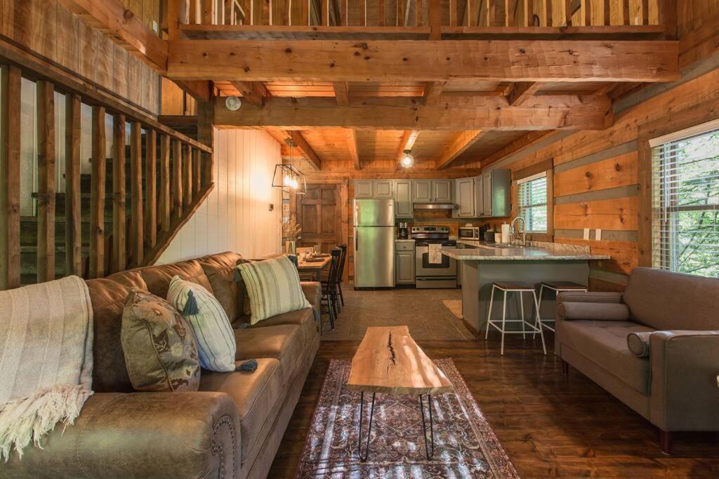 סביירוויל Southern Oak Cabin - Newly Remodeled - Close To All Attractions מראה חיצוני תמונה