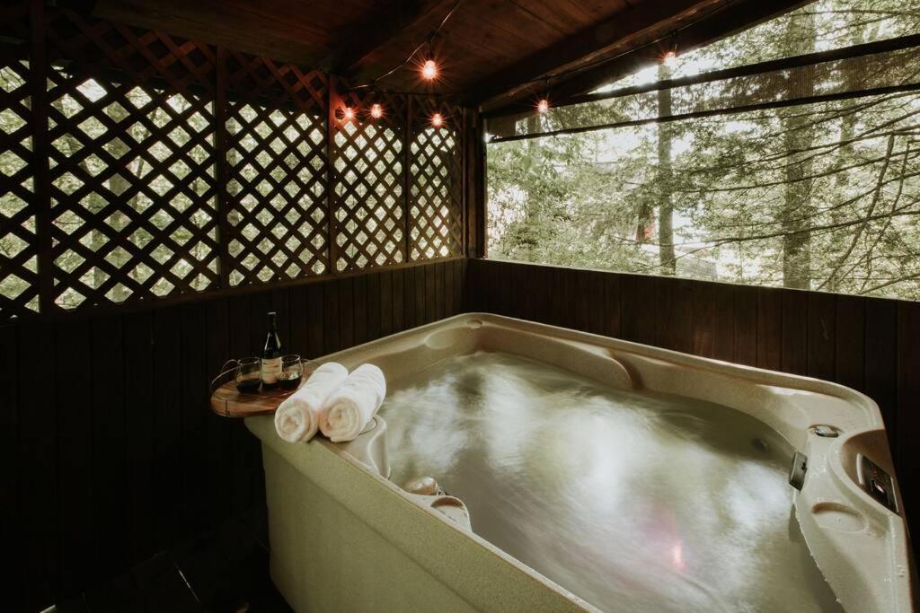 סביירוויל Southern Oak Cabin - Newly Remodeled - Close To All Attractions מראה חיצוני תמונה