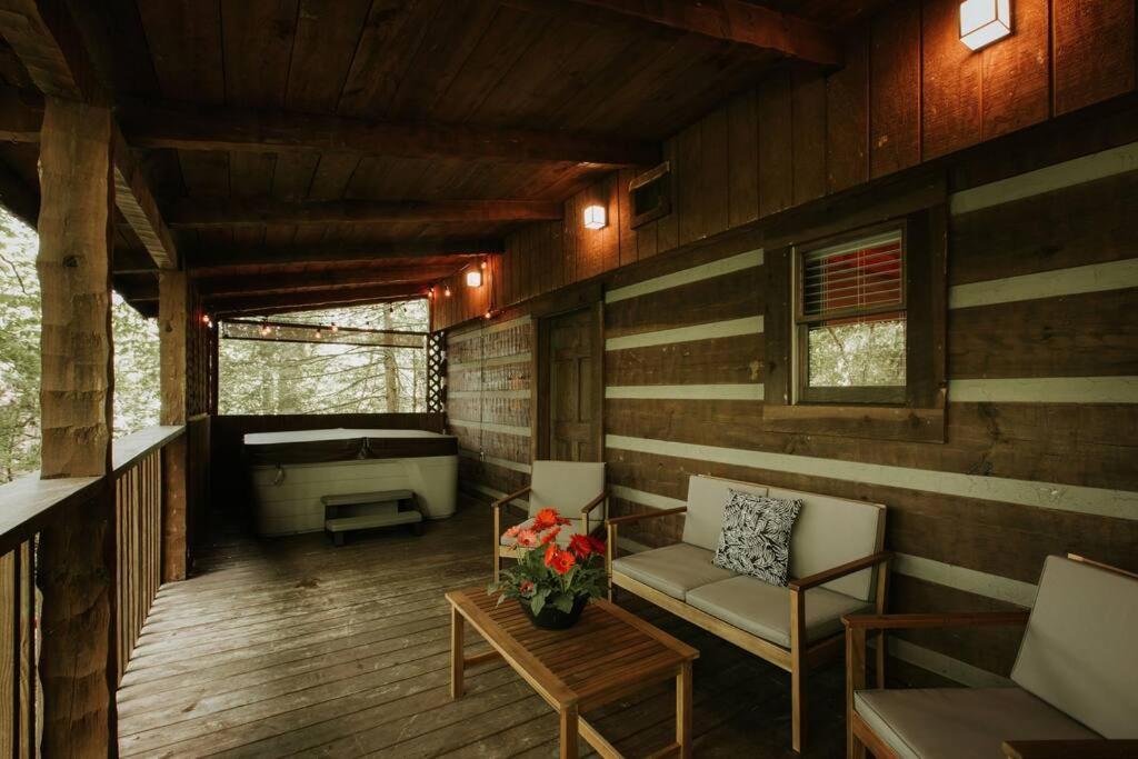 סביירוויל Southern Oak Cabin - Newly Remodeled - Close To All Attractions מראה חיצוני תמונה