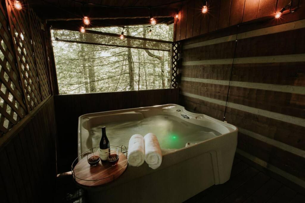 סביירוויל Southern Oak Cabin - Newly Remodeled - Close To All Attractions מראה חיצוני תמונה